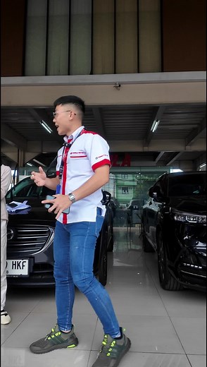 Study tour Showroom Mobil