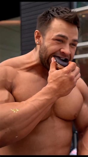 MAKAVELI*NATION on Instagram: "Whatever It Takes  @regangrimes ️ @shawstrength #Bodybuilding #Food #Nutrition #Bulking #MakaveliMotivation"