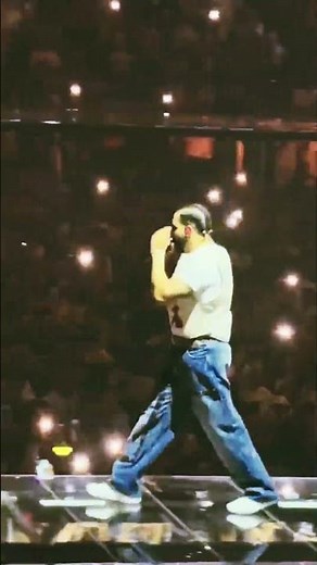 🎤 Drake performing “Fancy” live – Night 2 in Manchester #drake
