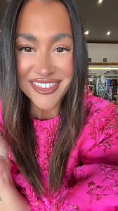 𝐓𝐮𝐫𝐧 𝐡𝐞𝐚𝐝𝐬 𝐭𝐡𝐢𝐬 𝐕𝐚𝐥𝐞𝐧𝐭𝐢𝐧𝐞’𝐬 💓 Romantic looks you’ll wear well beyond one night. ✅ Valentine-ready styles ✅ Reds, pinks & playful prints ✅ Made for every plan you make 👉 Shop Love Is In The Air | BuddyLove