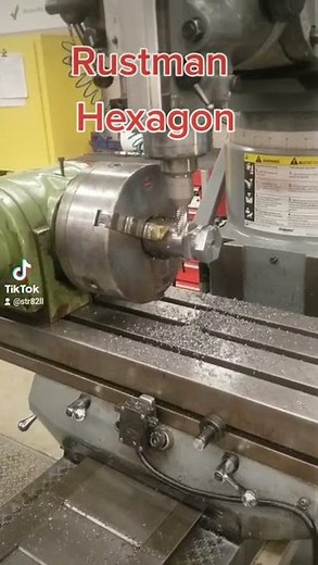 Indexing head on milling machine