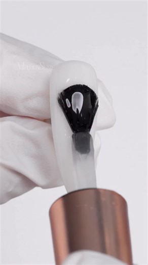 Super easy flame nail art tutorial 🔥💅 Using MelodySusie 👉Clear Blooming Gel 👉072 Red - HEMA-Free Gel Nail Polish 👉227 Blood Orange - HEMA-Free Gel Nail Polish 👉P-Plus20F Innovative UV Protection Rechargeable UV/LED Nail Lamp Follow us for more tutorials! The link to the same tools is in my bio!🔗 #melodysusie #nailtutorial #nailtech #nails #naildesigns #nailart #nailstyle #almondnailshape #rednails #nailartheaven #nailwork | Produccionesed