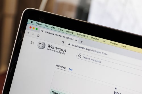Voici la page la plus consultée de l’histoire de Wikipédia