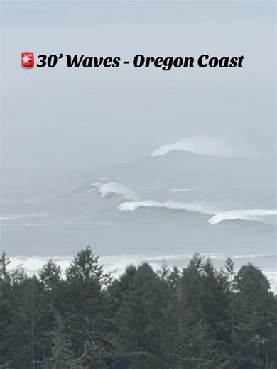 Ocean Waves on Oregon Coast: Experience Nature's Power
