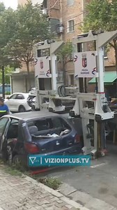 LIVE/ Karroatreci ngre makinën paradite drejtpërdrejtë në emision | VIZION PLUS