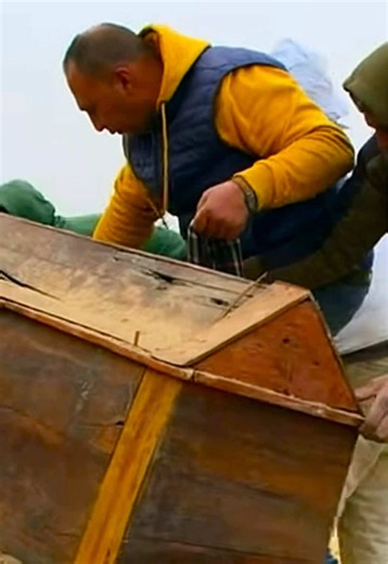 The moment archaeologists discover an Egyptian Coffin and open it to reveal what’s inside….. #egyptian #ancientegypt #egypt #history #ancienthistorytok