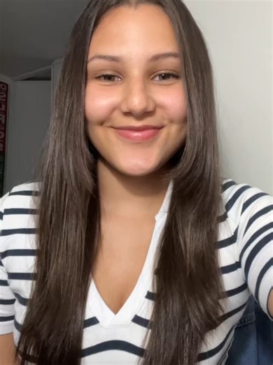 Detalles que hacen la diferencia ✏️ Nuestra embajadora Scarlett Cárdenas, estudiante de Arquitectura de Interiores en UCAL, comparte 2 tips clave para tu proceso creativo.⚡ Un lápiz borrador que te permita corregir limpio y sin alterar el papel, así como crear plantillas en AutoCAD para planos, cortes y elevaciones, logrando más orden y optimizando tu tiempo. 📐 En UCAL, Arquitectura de Interiores se vive con criterio e innovación 🔥