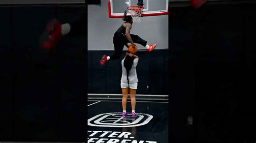 5’6” & DUNKING CRAZY !!