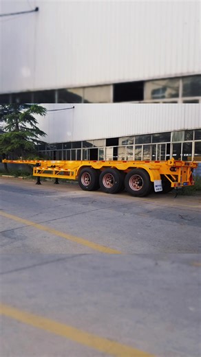🚛 Heavy-Duty Container Skeleton Trailer for Reliable Logistics! Built for strength and efficiency, this 3-axle container skeleton trailer is engineered to handle 20ft/40ft containers with ease. ✅ Robust steel frame for maximum load capacity ✅ Premium tires & suspension for smooth road performance ✅ CIMC quality assurance for long-term durability ✅ Ideal for port, logistics, and intermodal transport operations Ready to upgrade your fleet? DM us for details and pricing! #ContainerTrailer #Logisti