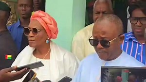 SISSOCO EMBALO USOU A TÁCTICA 689 E DEU-LHE CERTA. A QUESTÃO QUE TODOS OS GUINEENSES QUEREM ANSIOSAMENTE SABER É O SEGUINTE: COM A ESPERADA FUSÃO ENTRE A ALA DA ADJA SATU CAMARÁ E A ALA DE BRAIMA CAMARÁ, QUEM SERÁ O/A COORDENADOR/A? O PRESIDENTE HONORÁRIO DE MADEM-G15 UMARO SISSOCO EMBALO JÁ DISSIPOU ESSA DÚVIDA ONDE ELE DISSE QUE ADJA SATU CAMARÁ CONTINUARÁ A DESEMPENHAR DUAS FUNÇÕES: A DA COORDENADORA E AO MESMO TEMPO DA MÃE DE TODOS OS INTEGRANTES DESTE NOVO PROJETO E TAMBÉM TERÁ A RESPONSABI