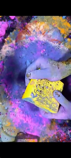 yellow 🟡#dusky #oddlysatisfying #foryoupageoffical #asmrchalkcrushing #powdery