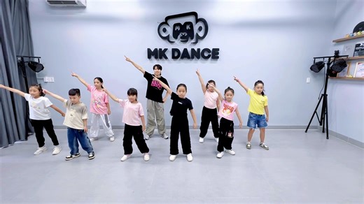 CHA CHA SLIDE - Mr C The Slide Man | Dance kids | MK Dance ————————————————— MK DANCE STUDIO 🚩Youtube: https://youtube.com/@mkdancestudio2124?si=f5j5f7gxthumYEGc 🎶 Tiktok: https://www.tiktok.com/@mky.95?_t=ZS-8yU4GPClgHa&_r=1 🏠 Khu Đông Nam, Châu Ổ, Bình Sơn, Quảng Ngãi ☎️ 0356348261 | MK Dance Studio