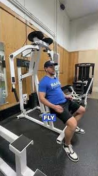 how to use the paramount chest fly machine