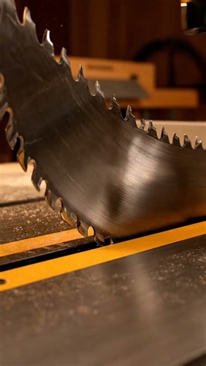 How to set a table saw to 45 degrees precisely #woodworking #shorts