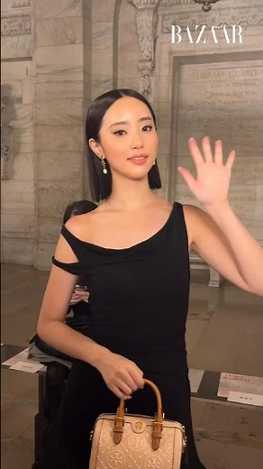 トリーバーチの2024年秋冬コレクションの会場で #中町綾 さんをキャッチ！ コンテンポラリーなシルエットや色使いに溢れたトリー バーチの最新ランウェイをお届け✨
