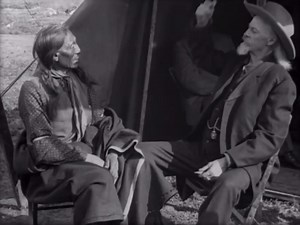 La lengua de señas de los nativos norteamericanos es una forma de comunicación visual utilizada por las tribus indígenas en América del Norte. Cada tribu tiene su propio sistema único de señas, aunque también hay ciertos gestos y señales comunes que se utilizan entre diferentes tribus. Esta forma de comunicación se basa en movimientos de las manos, expresiones faciales y posturas corporales para transmitir mensajes y conceptos. La lengua de señas de los nativos norteamericanos tiene una rica his