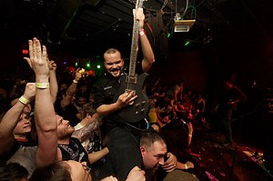 Floor played reunion shows - pics & videos