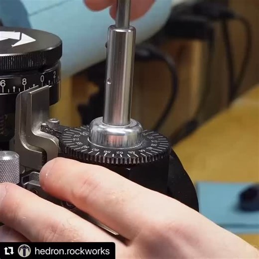 @hedron.rockworks #ultratec_facet #faceting #lapidary #dice | ULTRA TEC Faceting