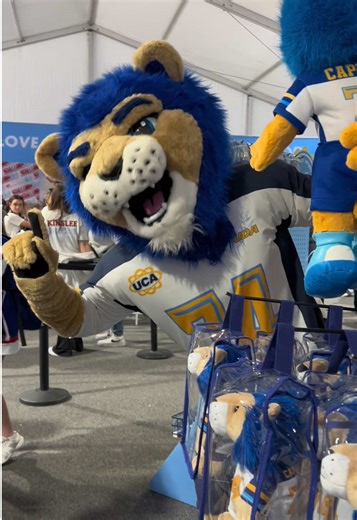 Varsity Spirit Shop: Shop for Beauty and Gear