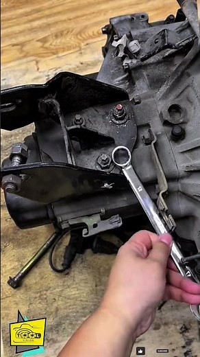 Half Moon Curved Ring Wrench: Half moon shape offset spanner for hard to reach engine bolts