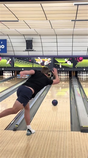 @HammerBowling Effect Tuah😏 #fyp #viral #bowling #strike #pba