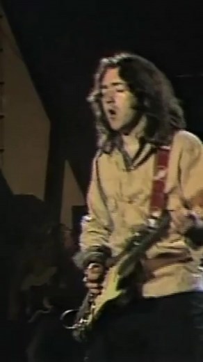 Rory and his band playing ‘Double Vision’ from his Jinx album at the Rockpalast Festival in Germany on this day in 1982. #rorygallagher #guitarist #guitartok #bluesrock #fender