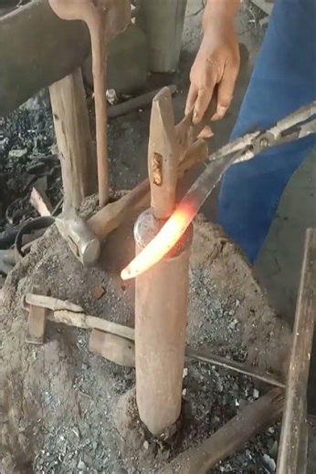 Turning a rusty file into a sharp knife #shorts #short #shortvideo #shortsfeed #diy #how