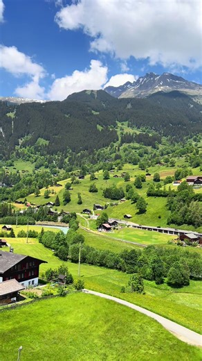 Explore Grindelwald: A Stunning Swiss Travel Destination