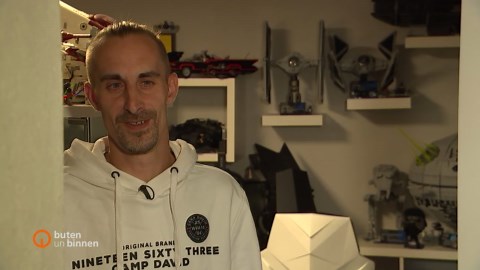 buten un binnen | regionalmagazin: Bei diesen Bremer Lego-Fans kennt die Kreativität keine Altersgrenze