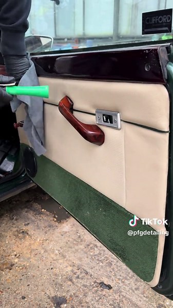 Detailing the door of a Mini Cooper Wood and Pickett. #classiccar #asmr #cleaning #carwash #detailing