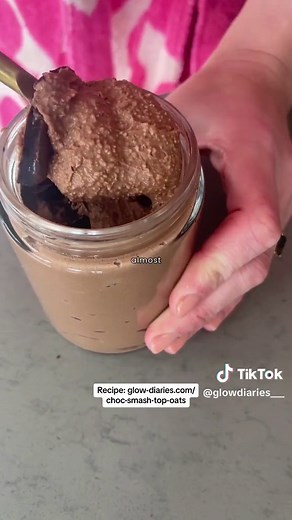 Choc Smash Top Oats Recipe: Delicious Blended Overnight Oats