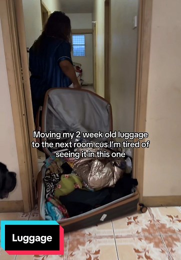 Travel Humor: Luggage Mishaps and Unpacking Pet Peeves
