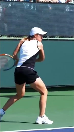 Justine Henin's one-handed backhand #tennis