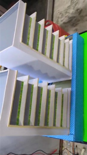 Earthquake building alert system