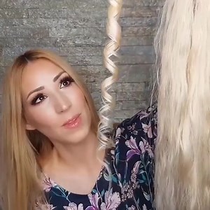 184 reactions · 31 shares | Das ist doch mal ein genialer Lockenwickler!  Gibt es hier ▶ https://frisurtutorials.de/products/dilaras-magic-lockenstab | Frisur Tutorials | Facebook