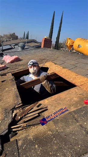 Installing AMERICAN STANDARD package unit, new air ducts and roof! #skywhirlair #heatpumpsystem #industryleaderenergyefficiency #nogasfurnaces #californiaenergy | Sky Whirl Inc. Heating & Air Conditioning