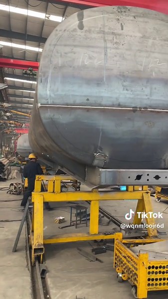 Oil Tanker: Efficient Liquid Transport Solutions