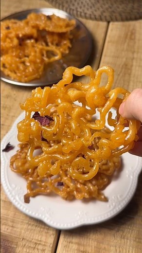 Jalebi, a Pakistani sweet / what to eat during Ramadan
