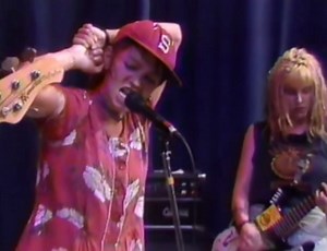 7 Year Bitch perform “Gun” in September 1991. This song was on their album called Sick’em. Selene Vigil on vocals, the late Stefanie Sargent on guitar, Elizabeth Davis on bass, and Valerie Agnew on drums. #7yearbitch #grungebible #7yearbitchband #punkrock #riotgrrrl | The Grunge Bible