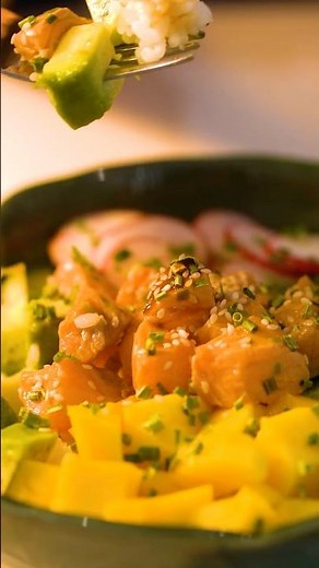 How To Make Perfect Salmon Poke Bowls At Home