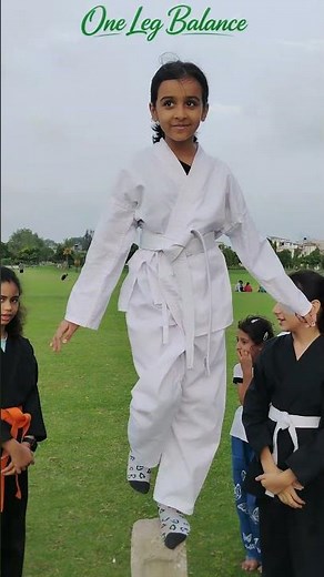 Karate One Leg Balance Challenge 🥋🔥 #karatesekho #wapdacity #martialarts