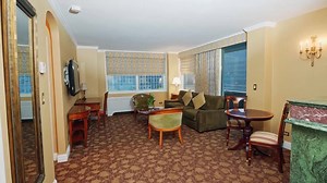 This luxurious one-bedroom suite – with a King Bed – is traditionally decorated with antique-style furnishings. ⭐ It has a separate living room with a Scott Jordan designed sofa sleeper, dining area and a marble bathroom; most suites have a balcony and some have jetted tubs. ✔️ The suite also has a kitchenette featuring a mini-refrigerator, coffee maker and microwave. 🛏️ The bed is luxuriously dressed with a featherbed, Italian linens and a down comforter. #kimberlyhotel #boutiquehotel #allinny