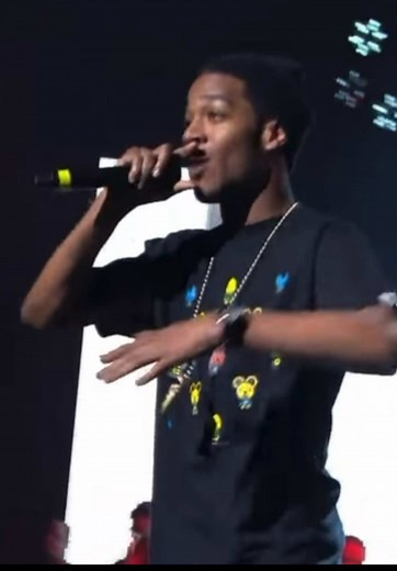 kid cudi and jay z performing “already home” in new york in 2009 #kidcudi #cudi #motm #jayz #2000s