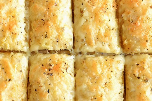 Homemade Cheesy Garlic Breadsticks Recipe