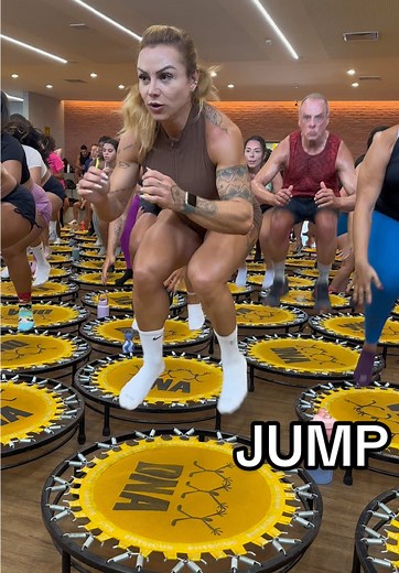 Aula de Jump com Carol Vaz para um Corpo em Forma