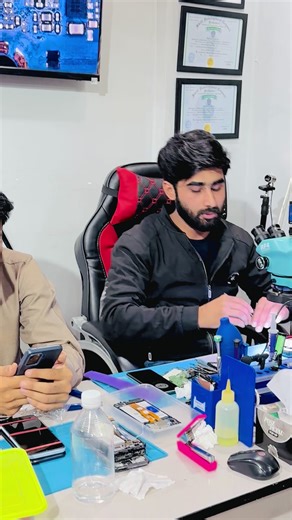 :::ABS mobile institute Admissions open::::: #Reparing❤️💕✨📱 #bastmobilerepairinstitutemultan #mobile_reparing #motivacion