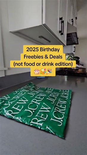 Achie | The Freebie Foodie on Instagram: "Reminder: sign up for reward program early so you can reap all the birthday freebies, goodies, gifts, treats, etc. Pro-tip: have your significant other sign up too. That way you can double up! #free #freebies #giveaway #promo #birthday What's your favorite birthday reward?"