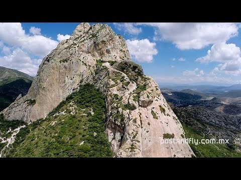 Peña de Bernal desde el aire
