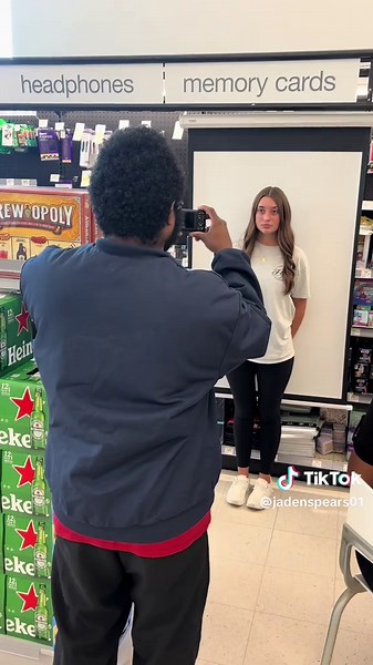 Passport Photo Fails: Hilarious Mugshot Moments