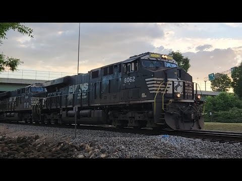 NS 8062 leading NS 362 mixed freight near Cleveland Avenue in Huntsville, AL ( Apr 26 2026 )